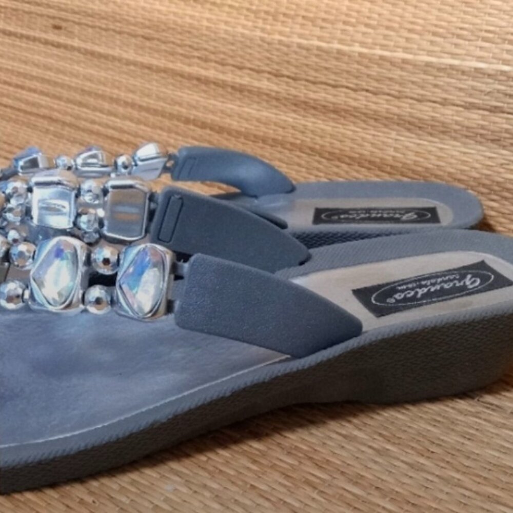 Grandco sandals women's 10 silver gray Aurora Borealis rhinestone flats shoes - Picture 2 of 6